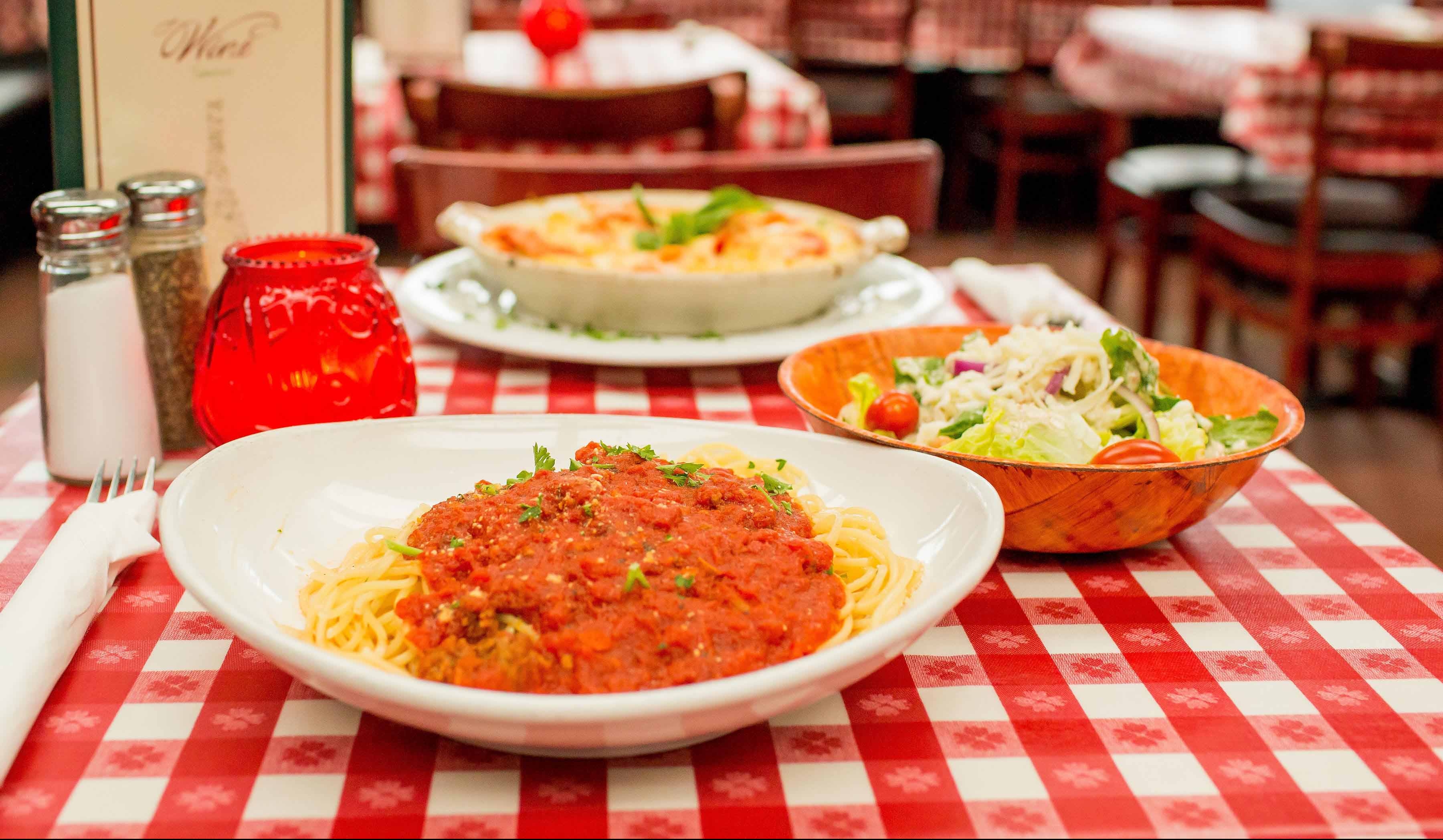 AshleyStrongPhotography_SonnysPizza&Pasta-159 Family Spaghetti and Meatballs with house side salad of fresh vegetables